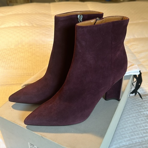 **HOTTEST COLOR** Robert Clergerie Katia Suede Leather Sculptural Heels - Picture 1 of 4